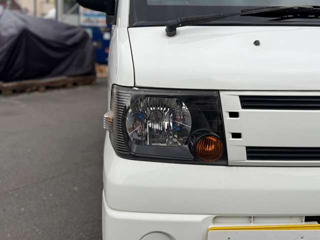 Mitsubishi Minicab Van 7