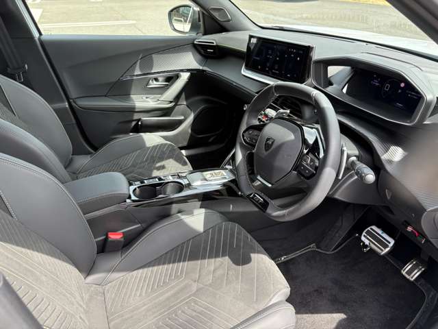Peugeot SUV 2008 12