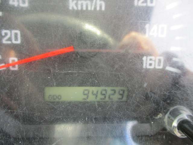 Isuzu Elf 12