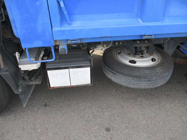 Isuzu Elf 4