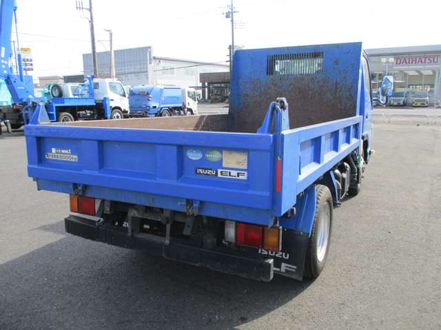 Isuzu Elf 8