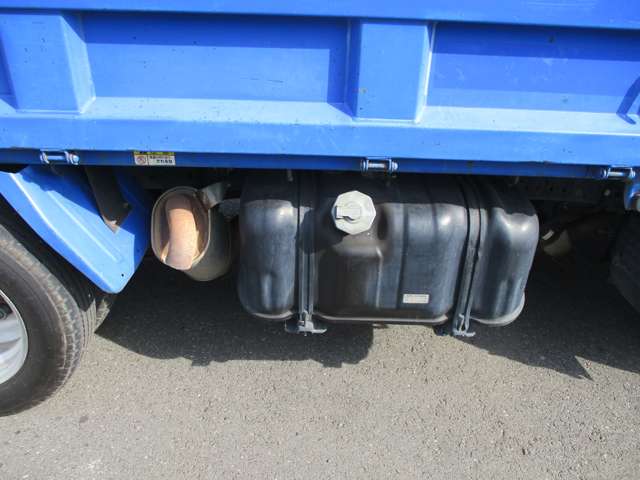 Isuzu Elf 9