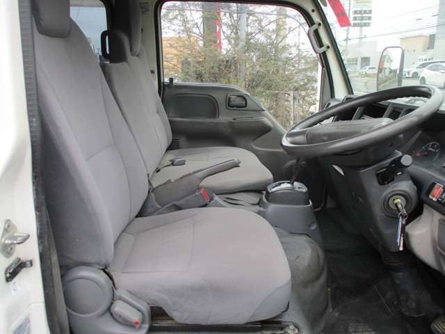 Isuzu Elf 8