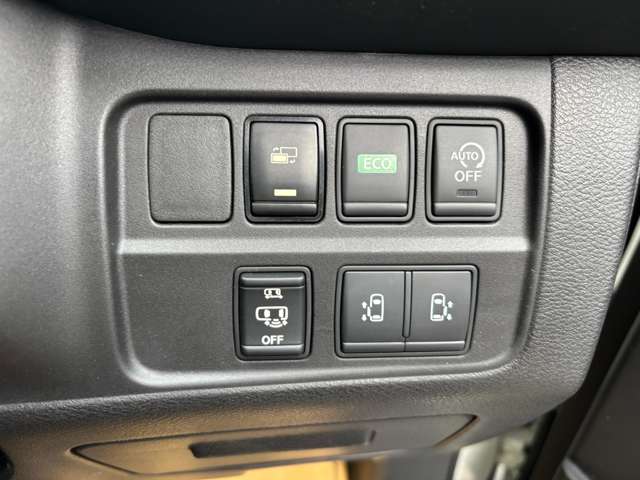 Nissan Serena 8