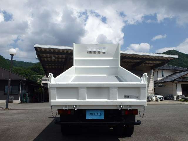 Mitsubishi Fuso Canter 7