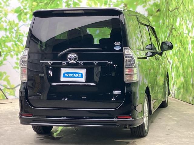 Toyota Voxy 6