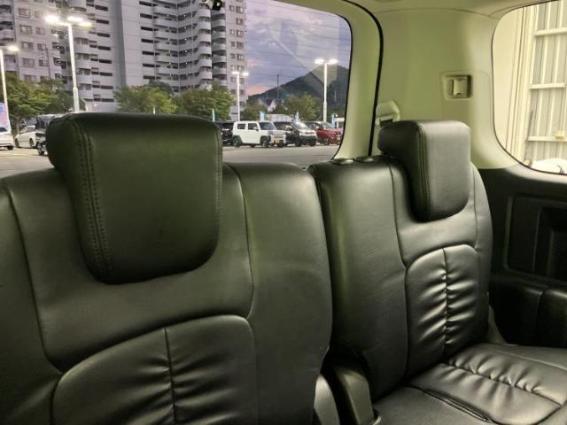 Toyota Voxy 8