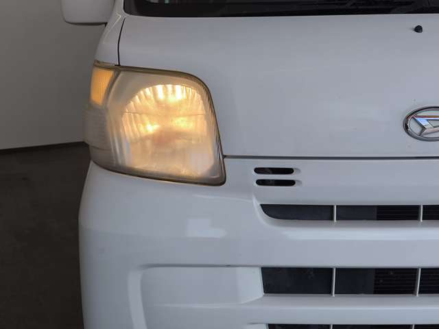 Daihatsu Hijet Cargo 9