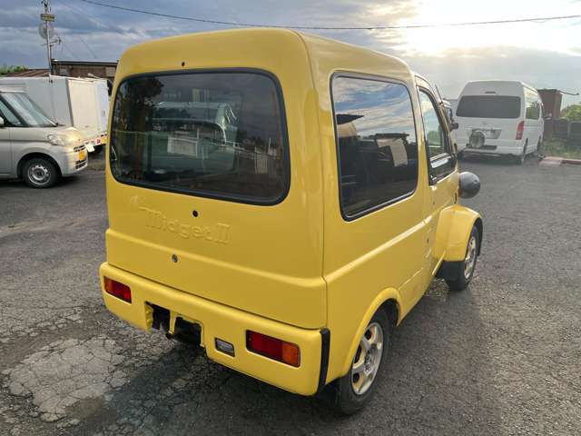 Daihatsu Midget II 7