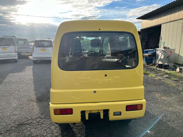 Daihatsu Midget II 9