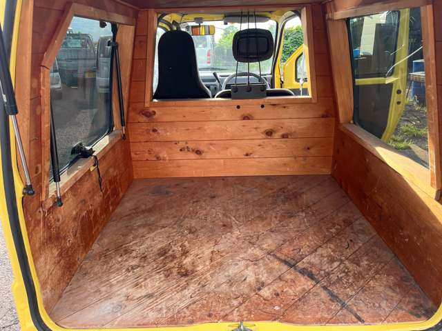 Daihatsu Midget II 10