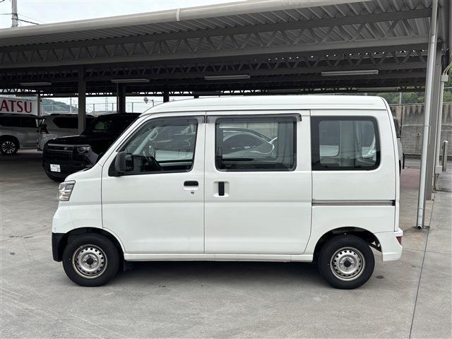 Daihatsu Hijet Cargo 4