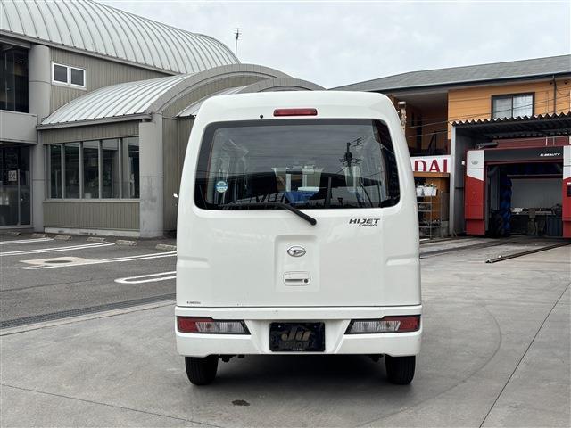 Daihatsu Hijet Cargo 6
