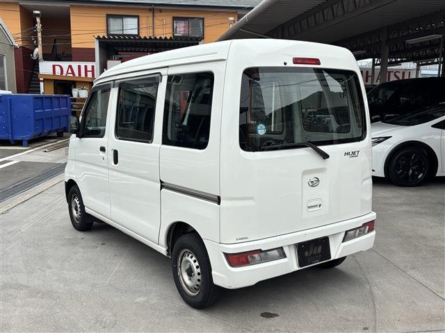Daihatsu Hijet Cargo 7