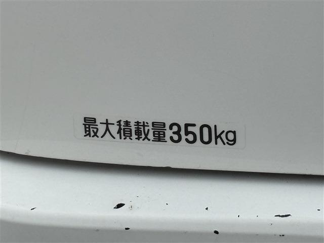 Daihatsu Hijet Cargo 8