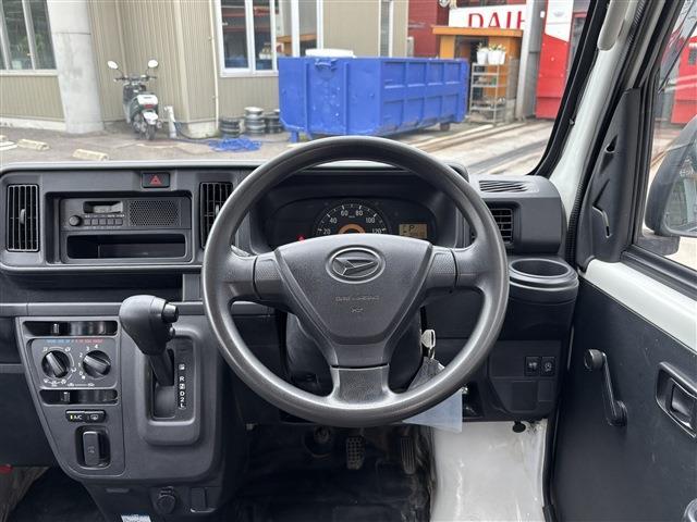 Daihatsu Hijet Cargo 10