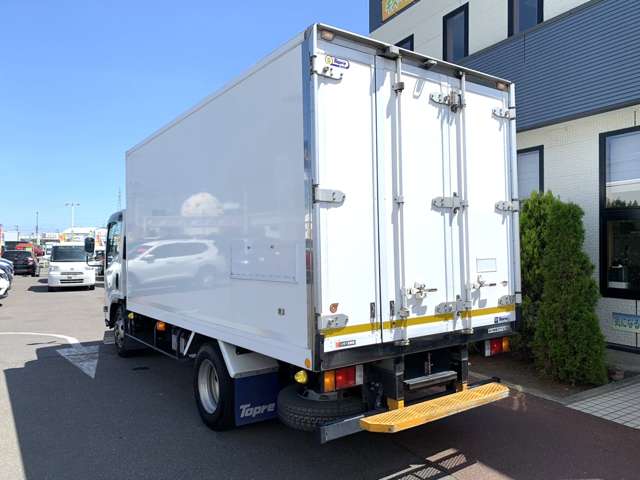 Isuzu Elf 7