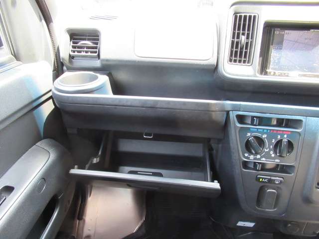 Daihatsu Hijet Cargo 10