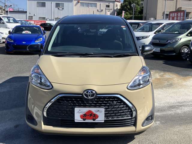 Toyota Sienta 4