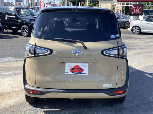 Toyota Sienta 10