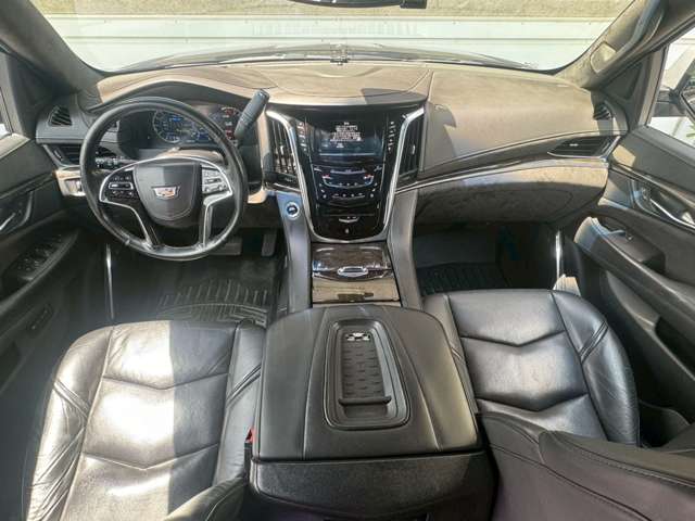 Cadillac エスカレード 4