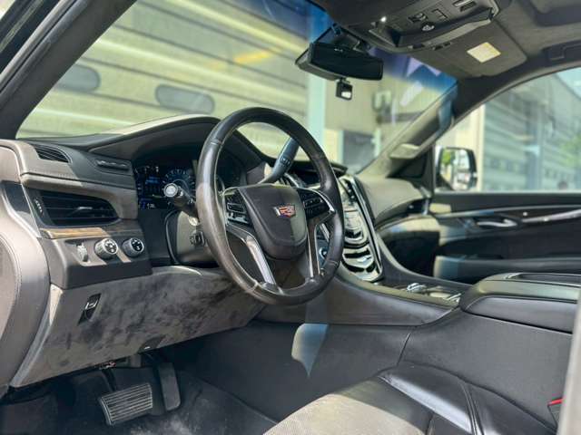 Cadillac エスカレード 7