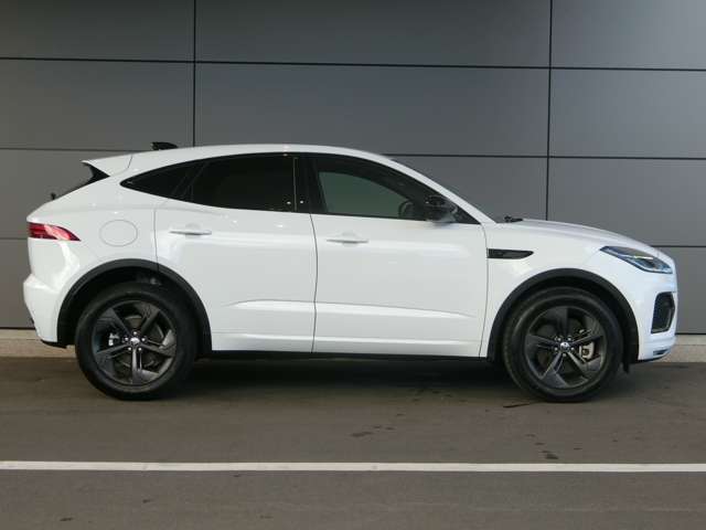 Jaguar E-Pace 10
