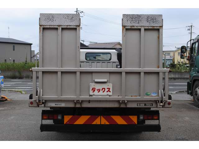Mitsubishi Fuso Canter 9