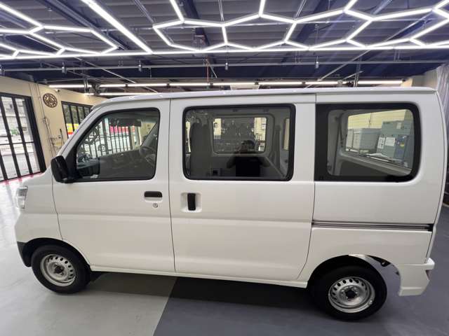 Daihatsu Hijet Cargo 4
