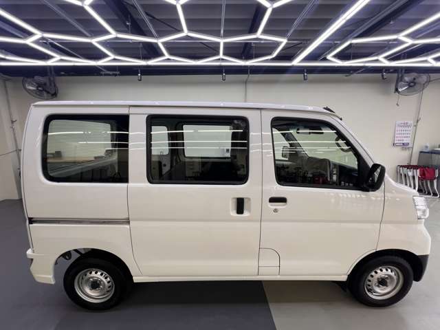Daihatsu Hijet Cargo 5