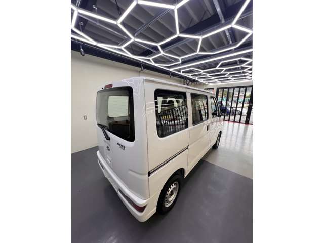Daihatsu Hijet Cargo 7