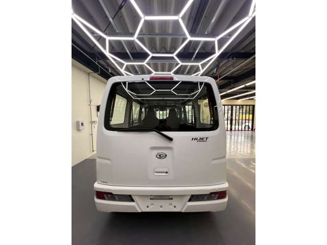 Daihatsu Hijet Cargo 8