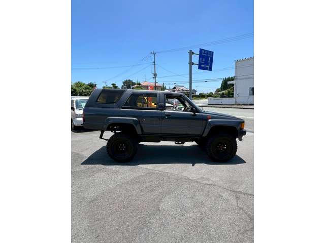 Toyota Hilux Surf 4