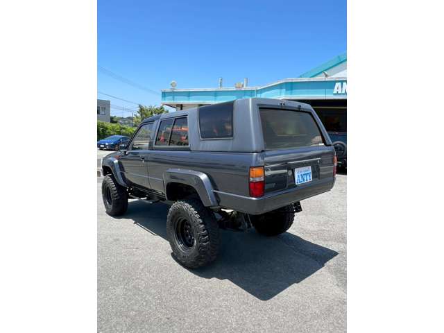 Toyota Hilux Surf 7