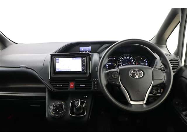 Toyota Noah 5