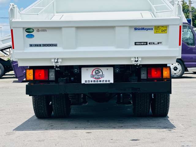 Isuzu Elf 11