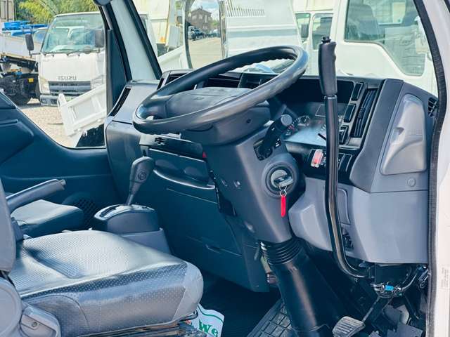 Isuzu Elf 12