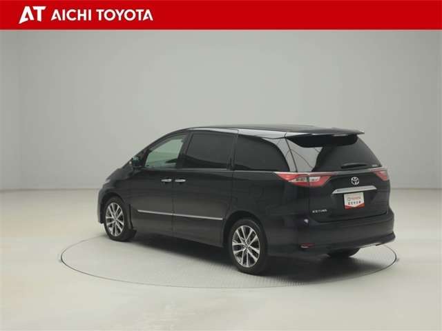 Toyota Estima 4
