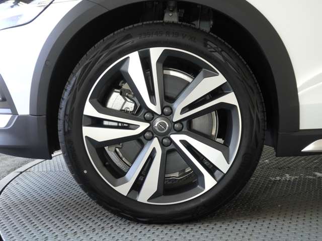 Volvo V60 Cross Country 12