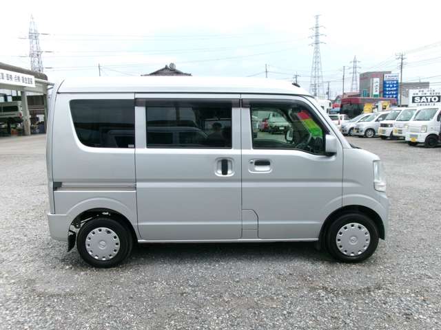 Nissan NV100 Clipper 6