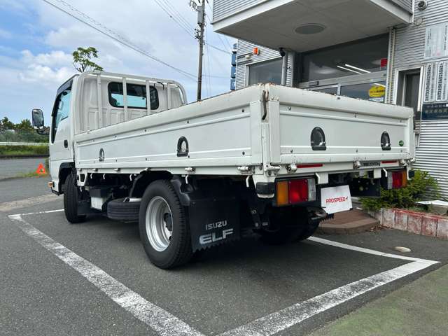 Isuzu Elf 4