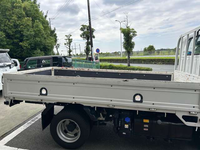 Isuzu Elf 7