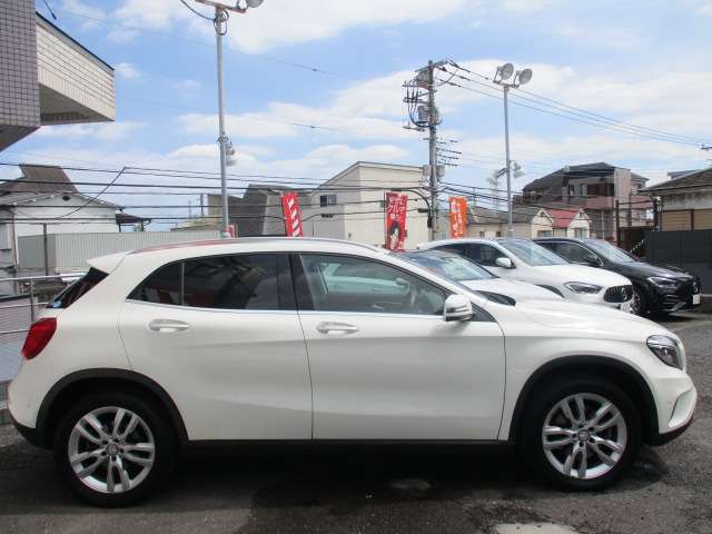 Mercedes-Benz GLA-Class 5
