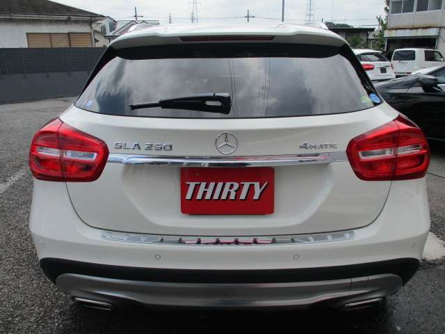 Mercedes-Benz GLA-Class 8