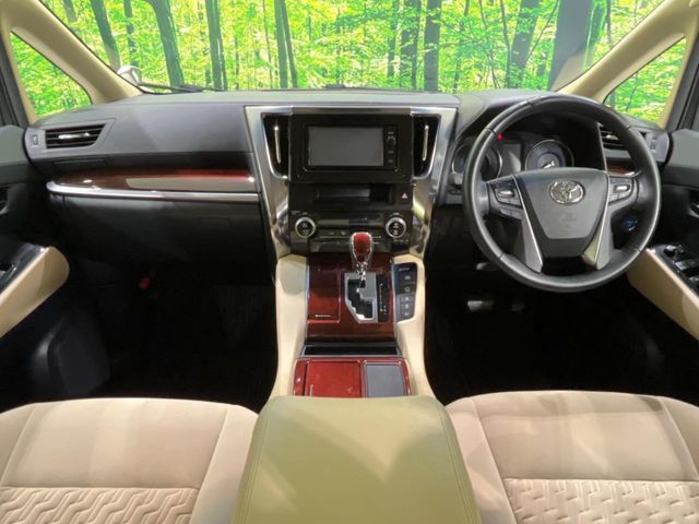 Toyota Vellfire 2