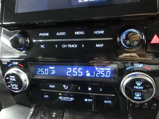 Toyota Alphard 12
