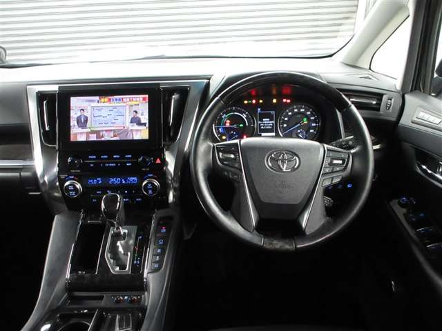Toyota Alphard 5