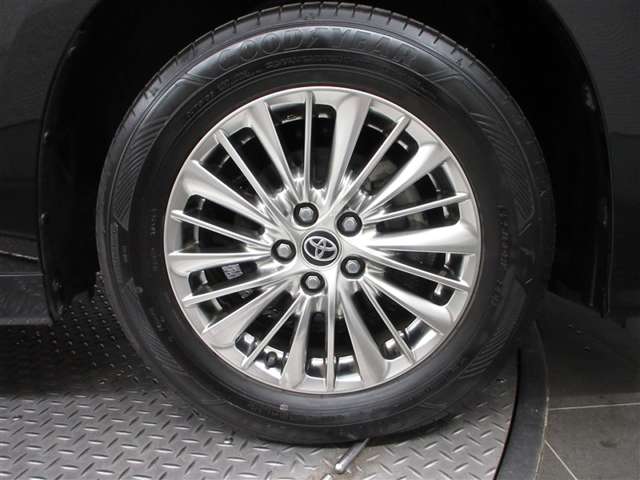 Toyota Alphard 6