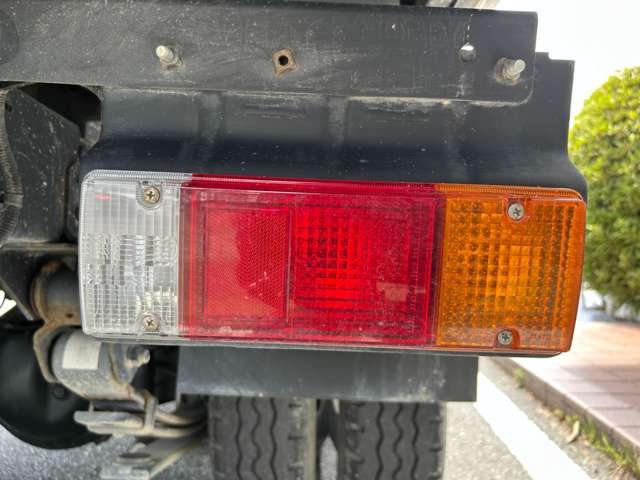 Hino Dutro 12