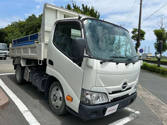 Hino Dutro 4